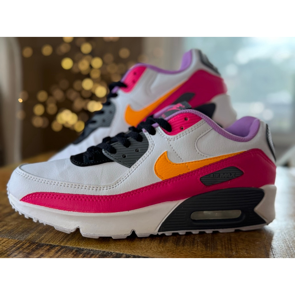 Women's Nike Air Max 90 Sneakers Size 8.5 Women’s - 7 Youth White Pink Orange - Picture 2 of 6